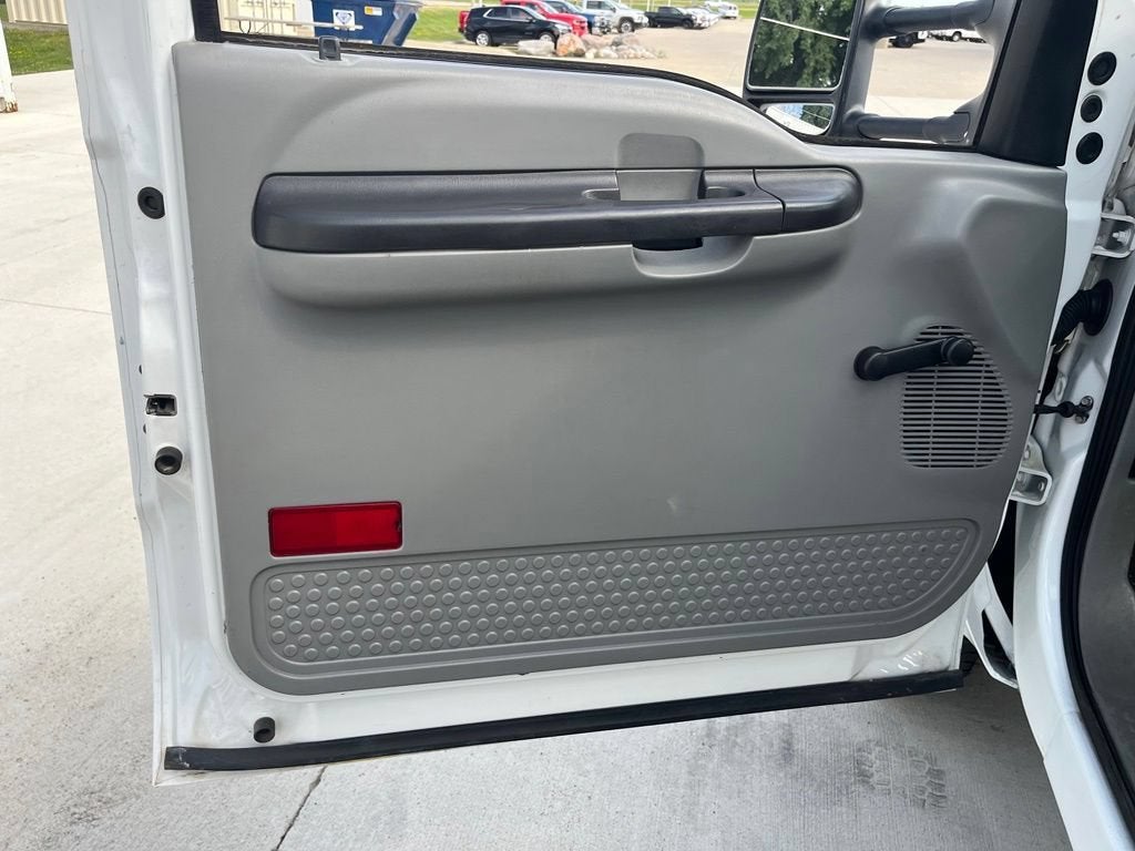 2006 Ford Super Duty F-350 DRW XL