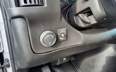 2023 Chevrolet Express Passenger 3500 1LS