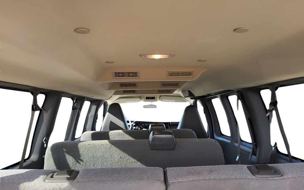 2023 Chevrolet Express Passenger 3500 1LS