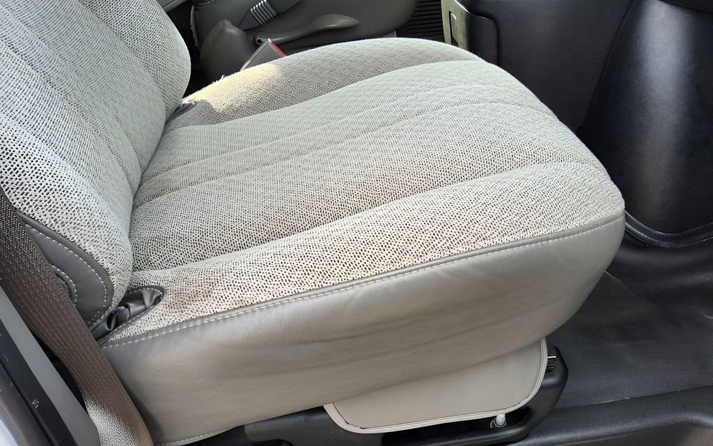 2023 Chevrolet Express Passenger 3500 1LS