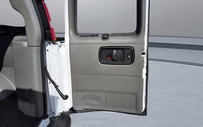 2023 Chevrolet Express Passenger 3500 1LS