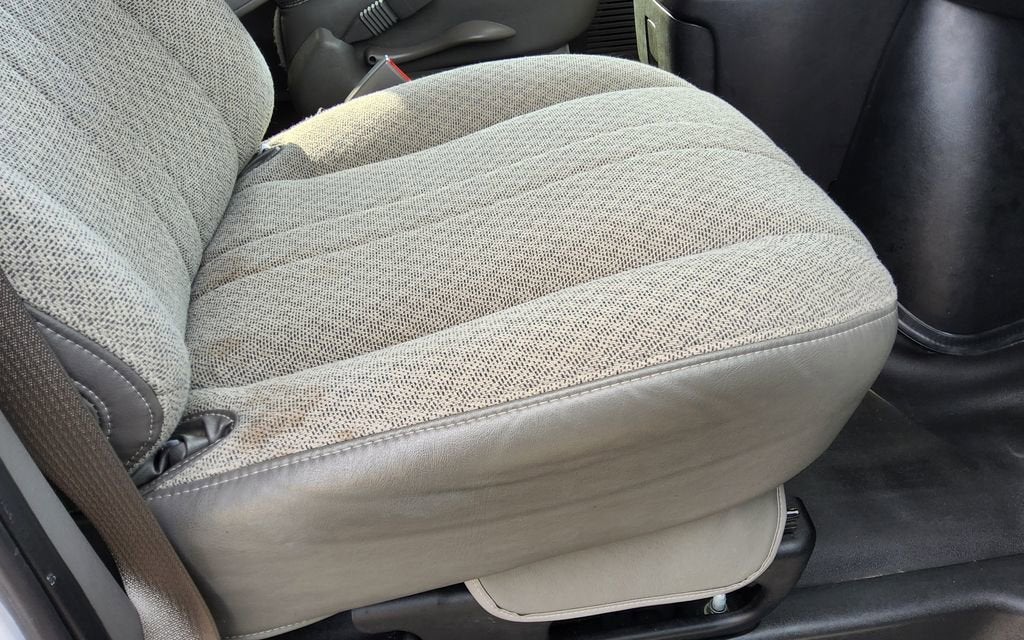 2023 Chevrolet Express Passenger 3500 1LS