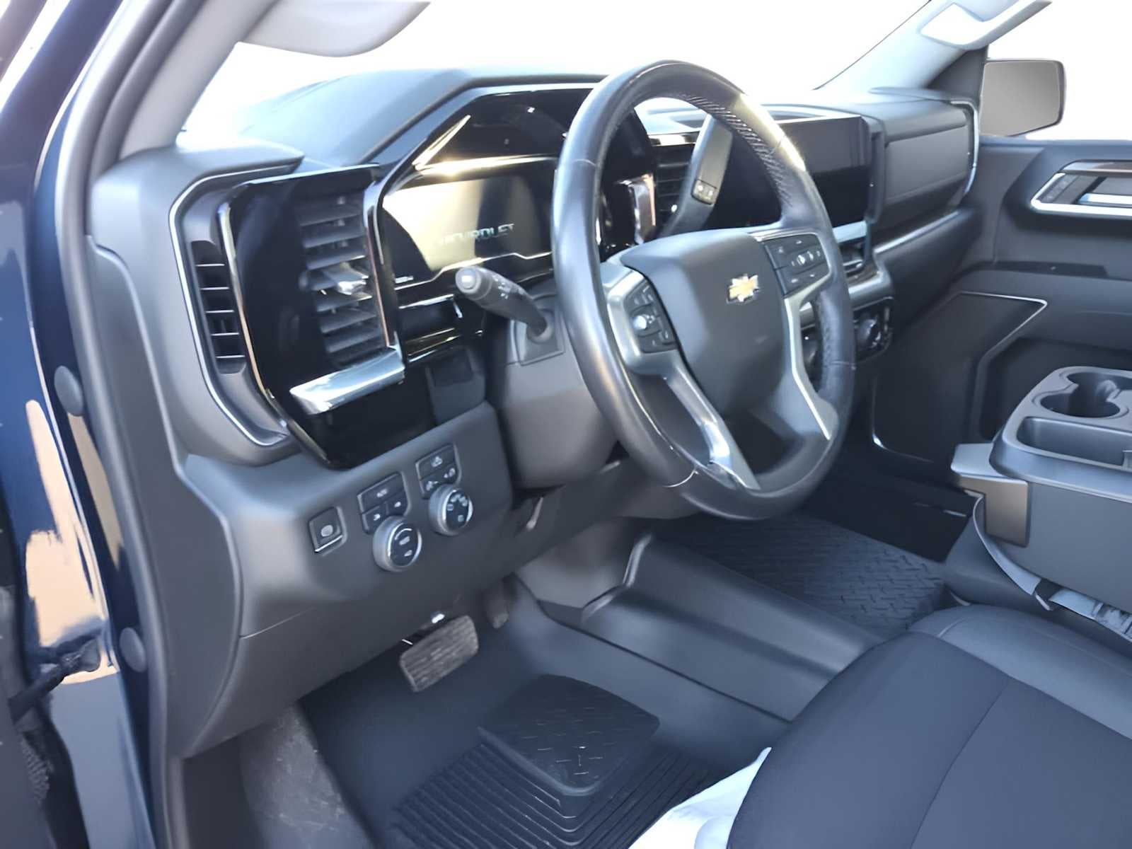 2022 Chevrolet Silverado 1500 LT (2FL)