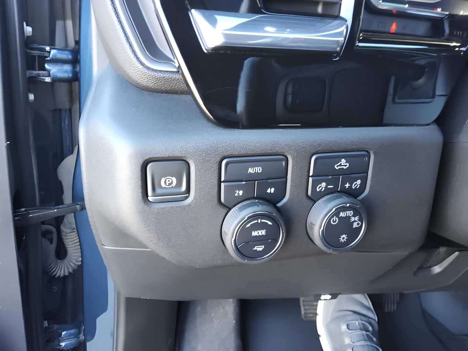 2022 Chevrolet Silverado 1500 LT (2FL)