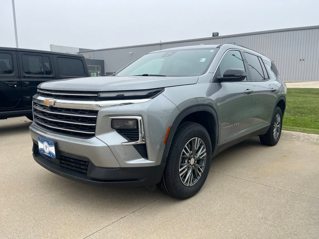 2024 Chevrolet Traverse LT
