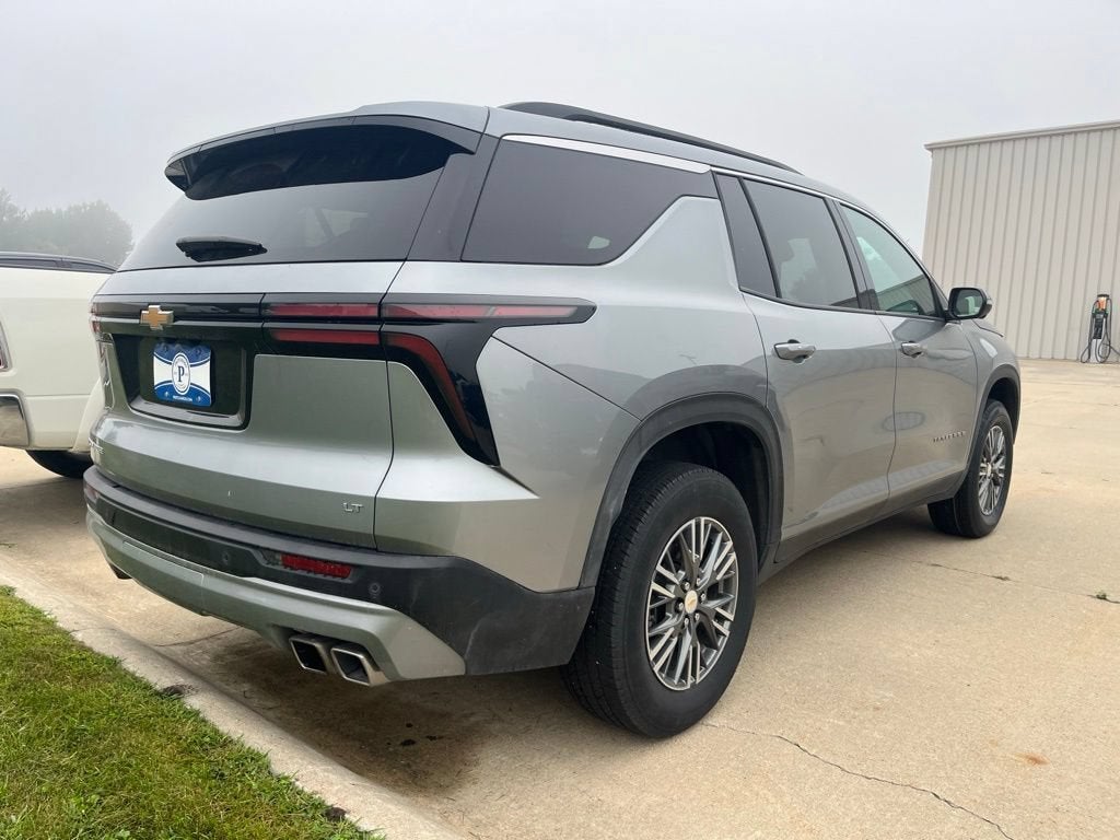 2024 Chevrolet Traverse LT