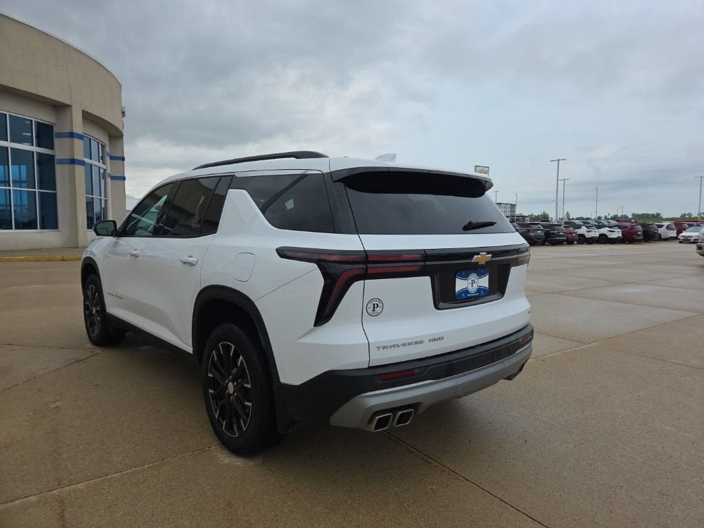 2024 Chevrolet Traverse LT