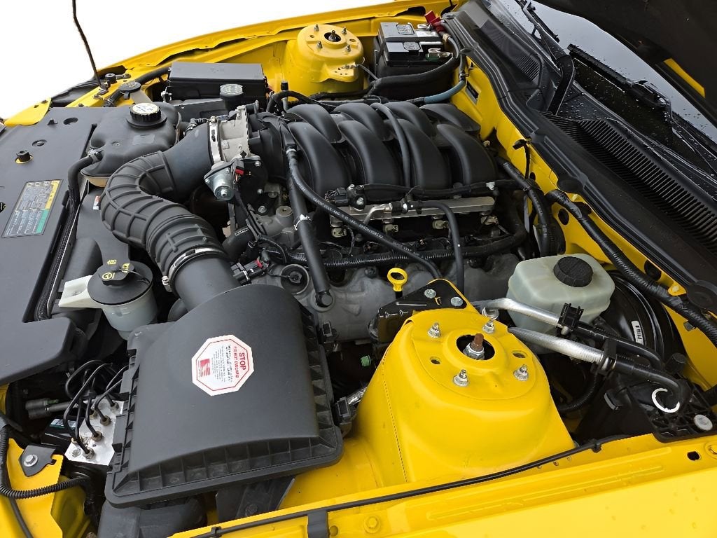 2005 Ford Mustang GT Deluxe