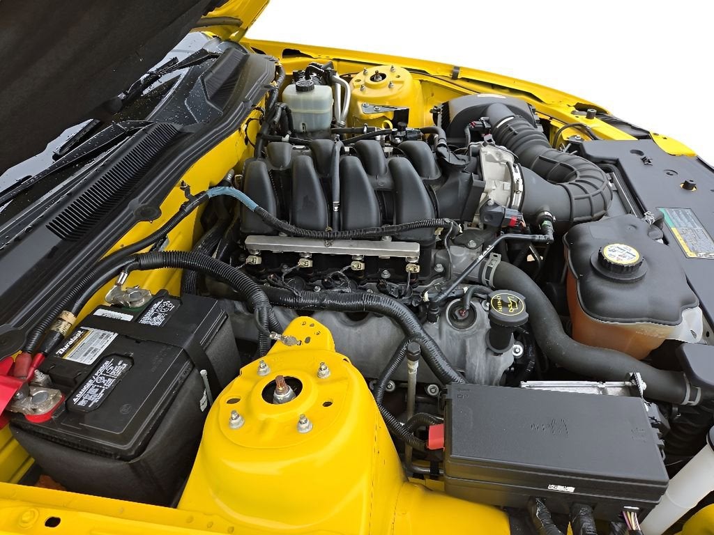 2005 Ford Mustang GT Deluxe