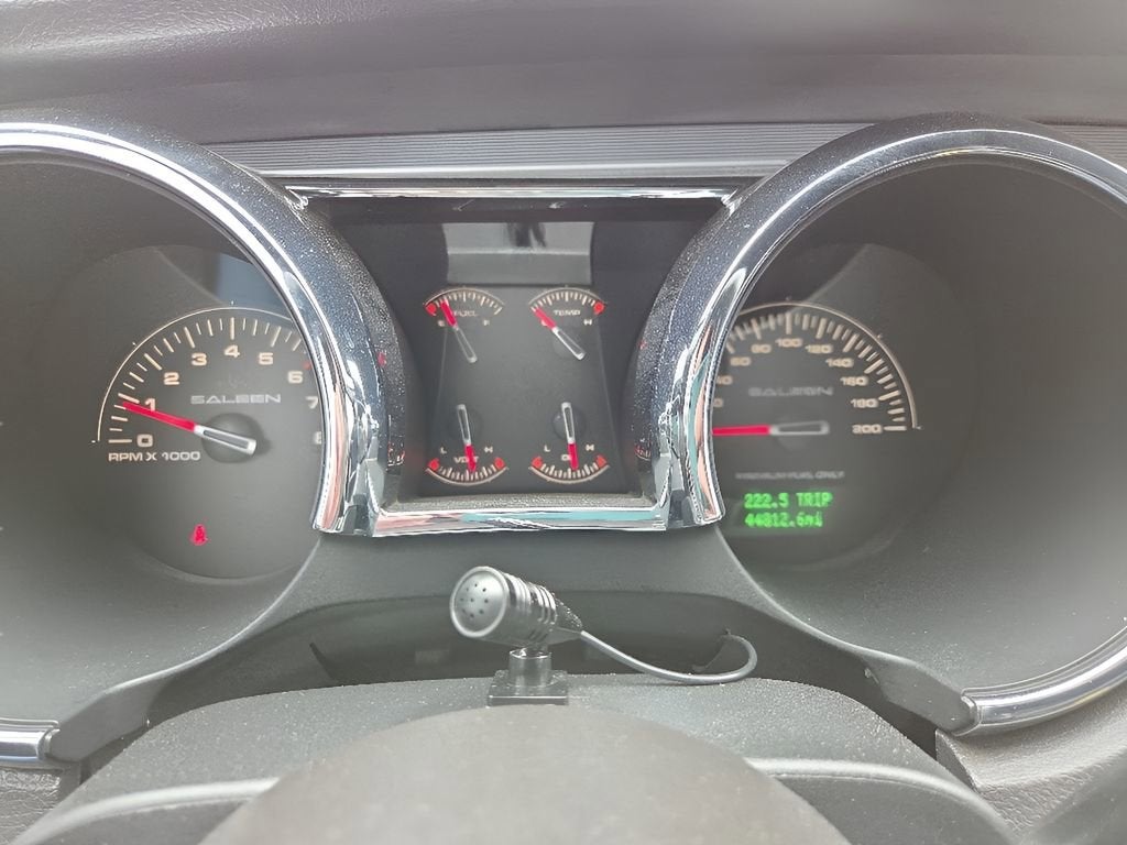 2005 Ford Mustang GT Deluxe