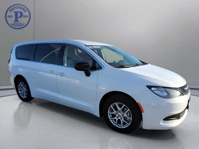 2024 Chrysler Voyager LX