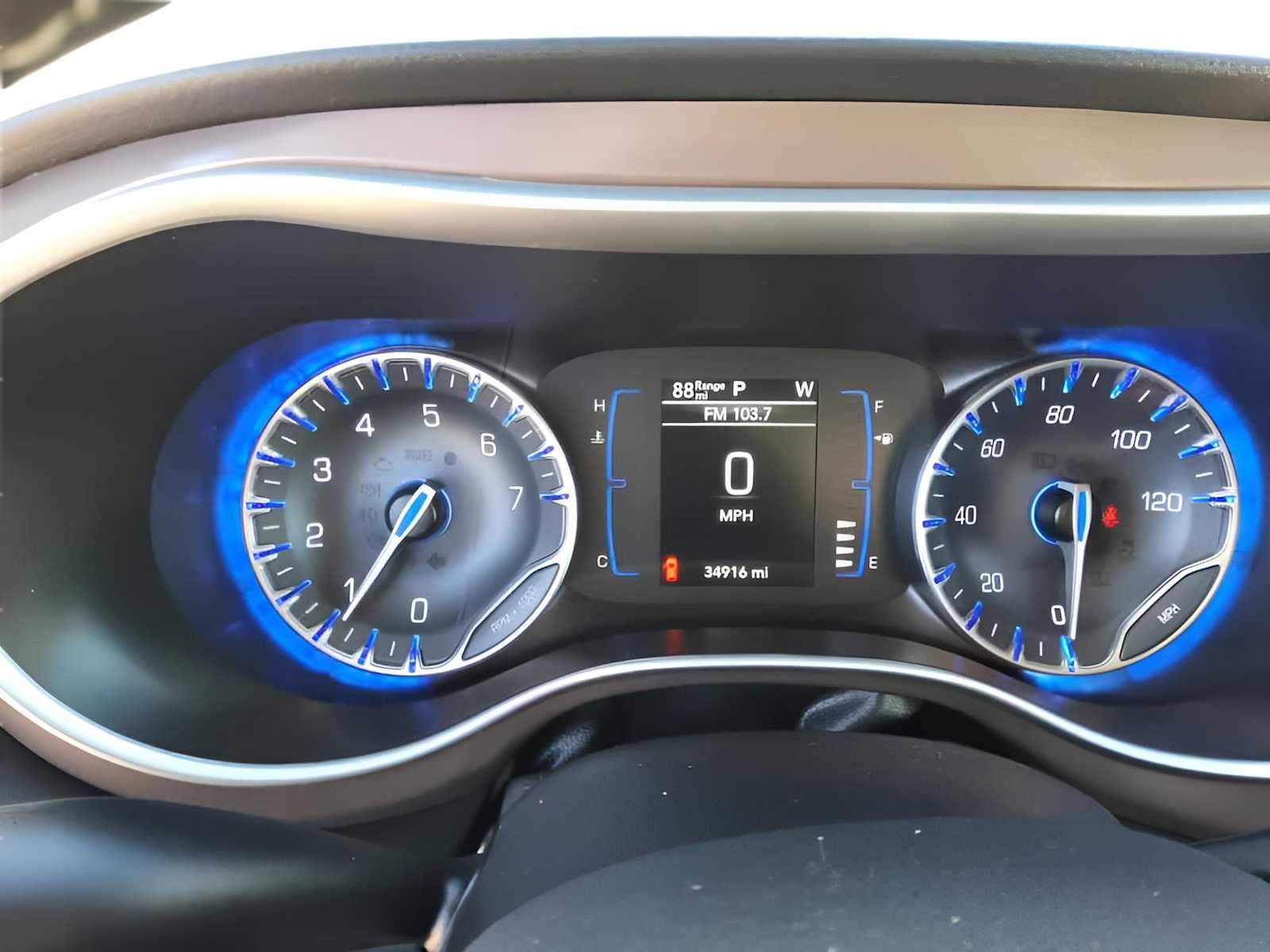 2024 Chrysler Voyager LX