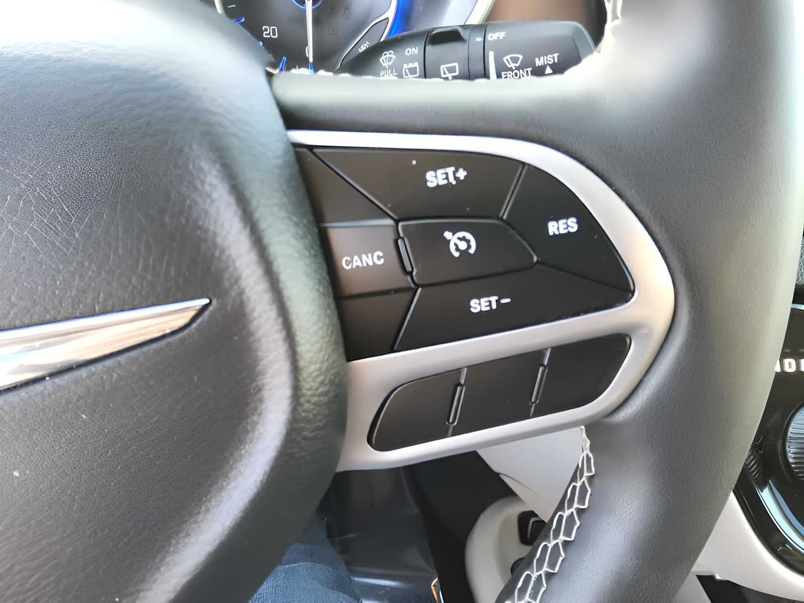 2024 Chrysler Voyager LX