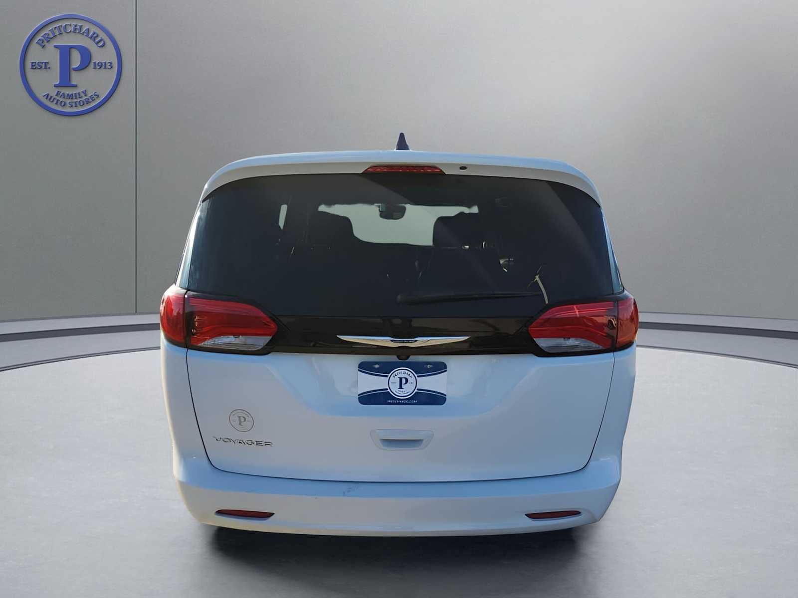 2024 Chrysler Voyager LX