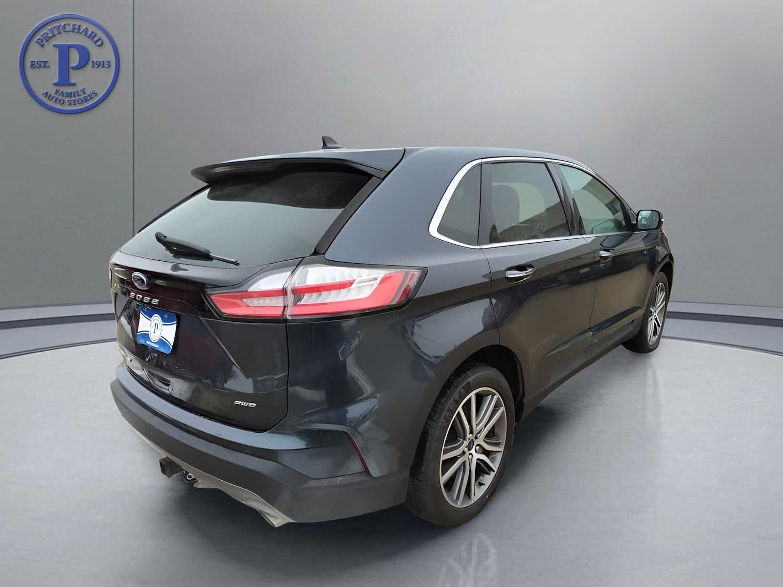 2022 Ford Edge Titanium