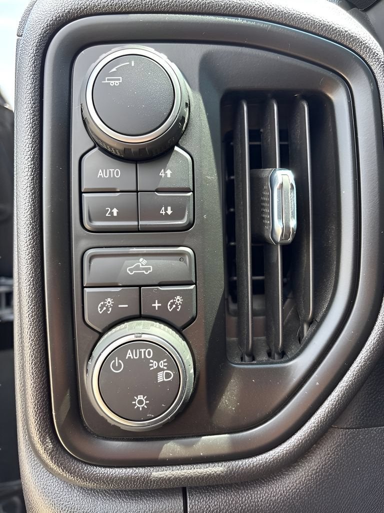 2023 Chevrolet Silverado 1500 Custom Trail Boss