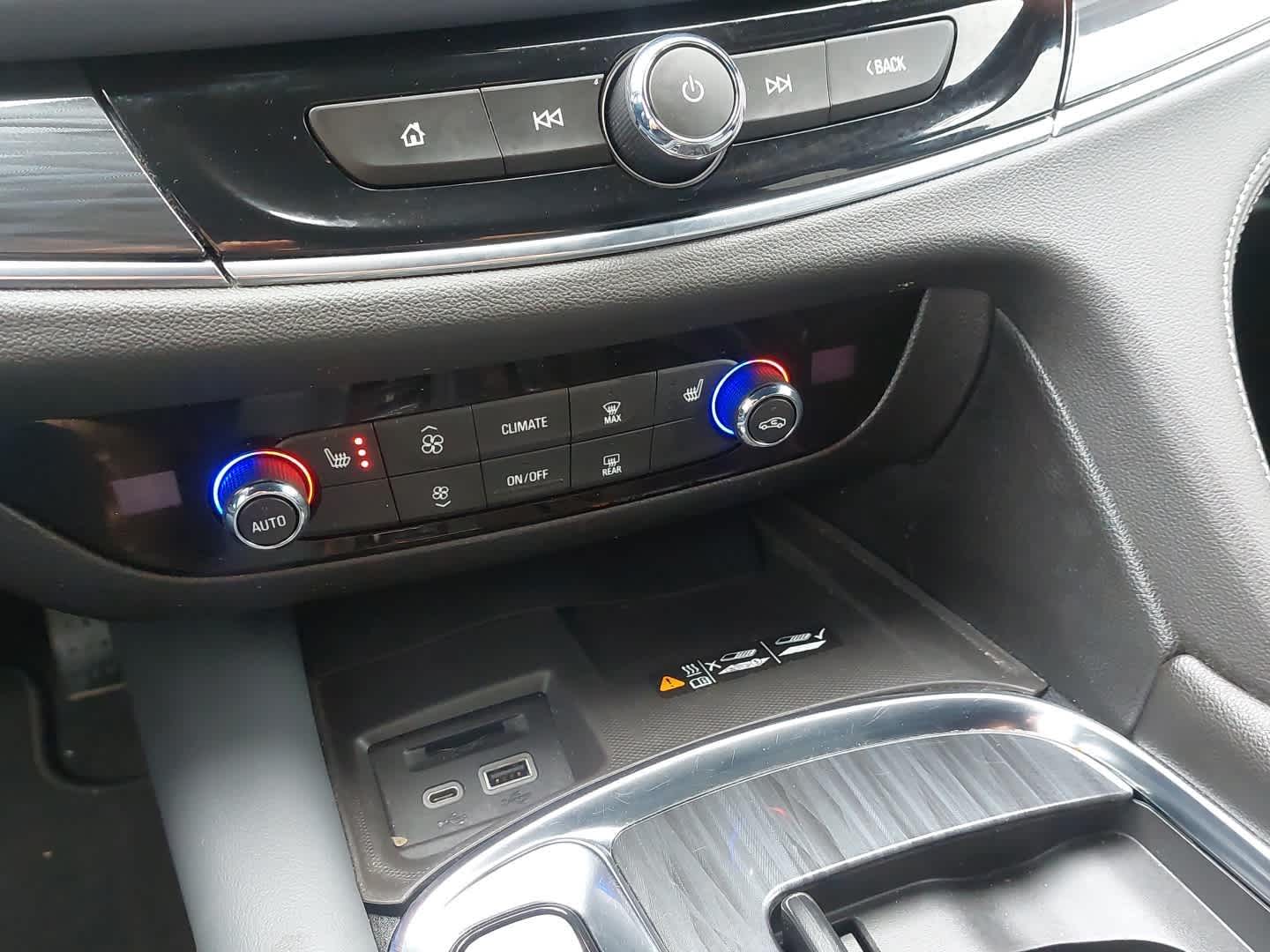 2024 Buick Enclave Essence