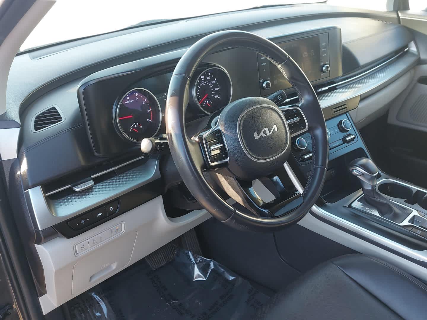 2024 Kia Carnival LX