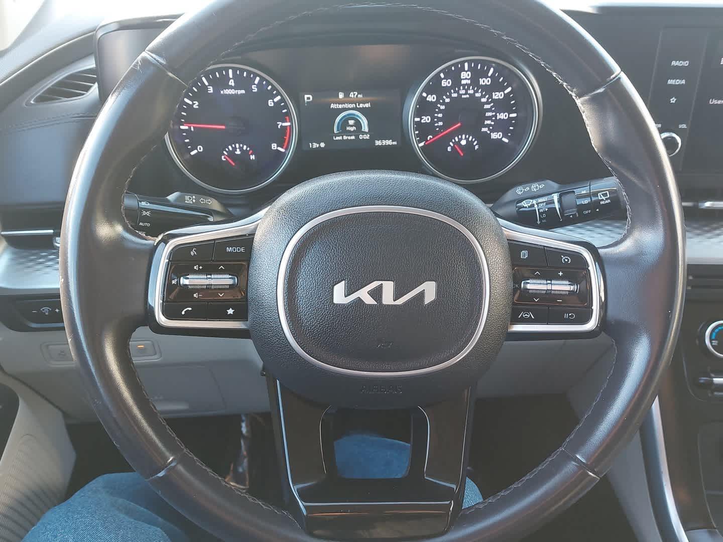 2024 Kia Carnival LX