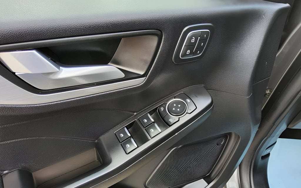 2025 Ford Escape Platinum