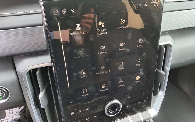 2024 GMC Acadia Elevation