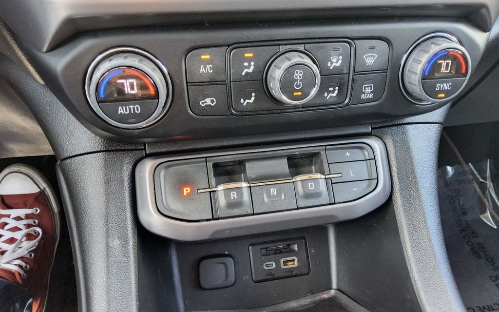 2023 GMC Acadia AT4