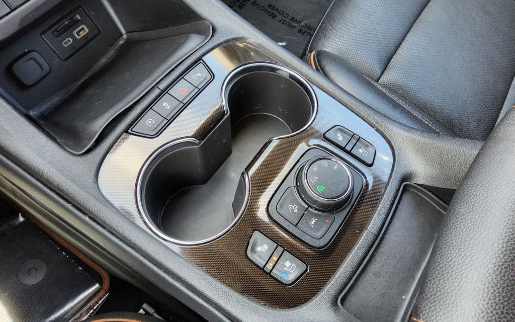 2023 GMC Acadia AT4