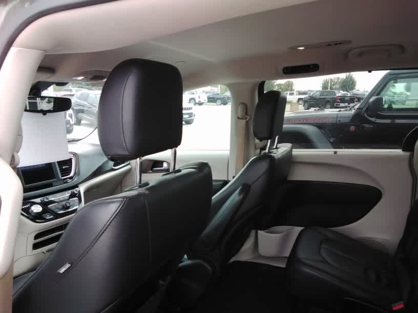 2018 Chrysler Pacifica Base