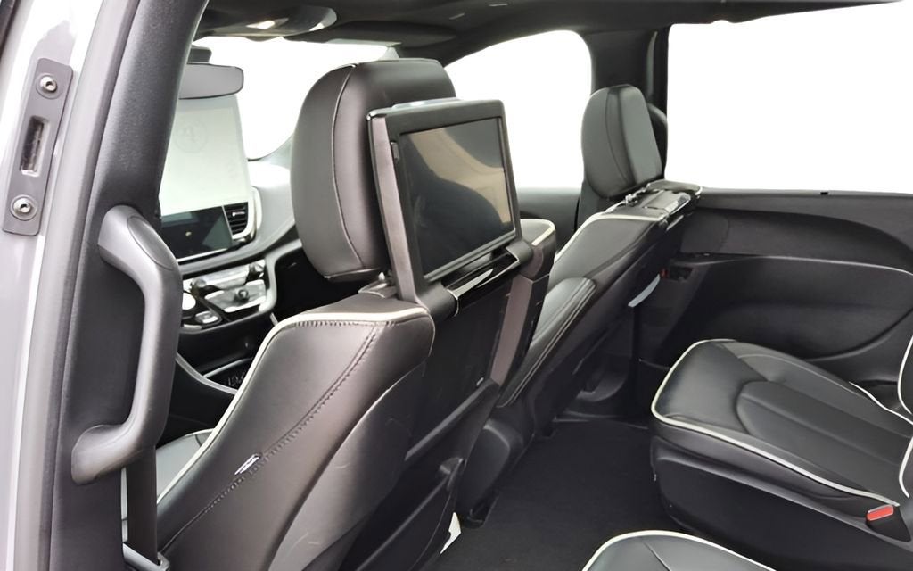 2023 Chrysler Pacifica Hybrid Limited