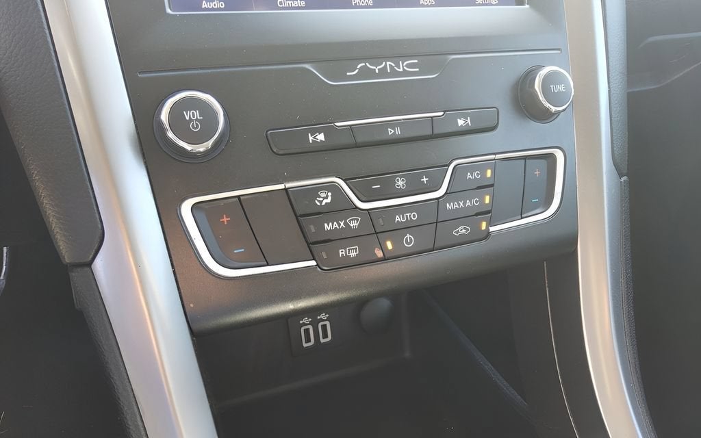 2020 Ford Fusion SE