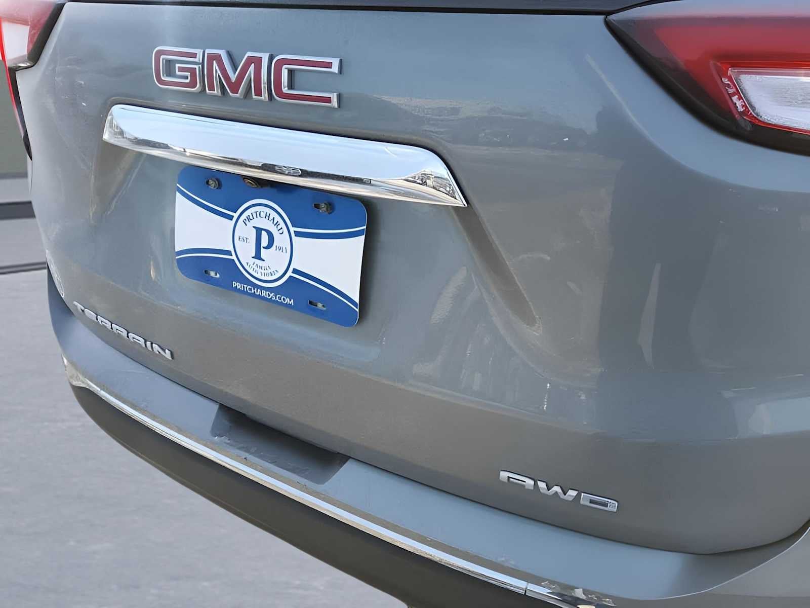 2023 GMC Terrain SLT