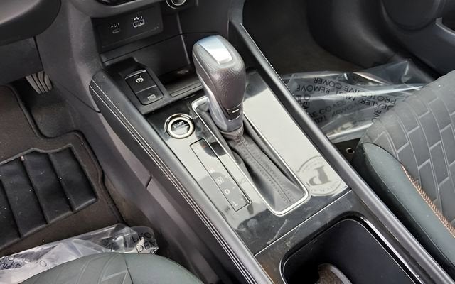 2021 Nissan Kicks SR