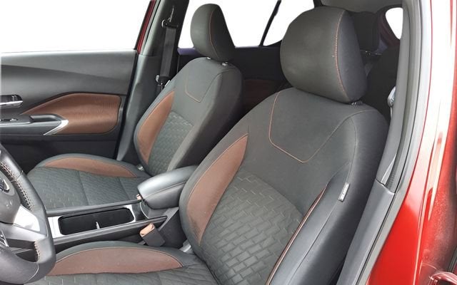 2021 Nissan Kicks SR