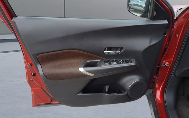 2021 Nissan Kicks SR