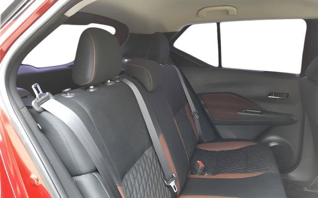 2021 Nissan Kicks SR