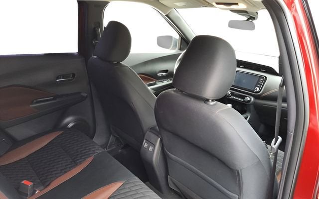 2021 Nissan Kicks SR
