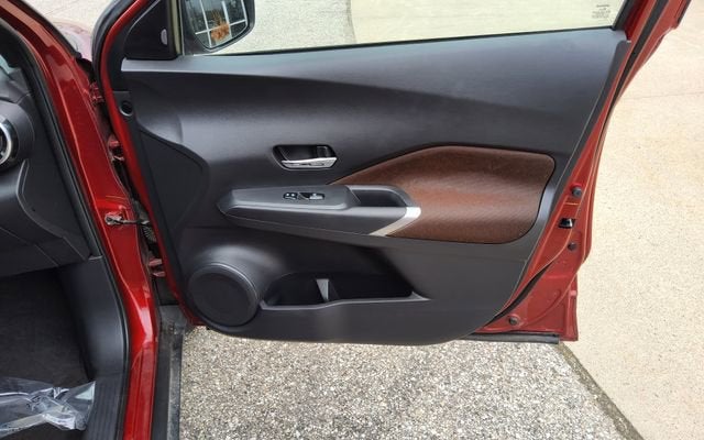 2021 Nissan Kicks SR