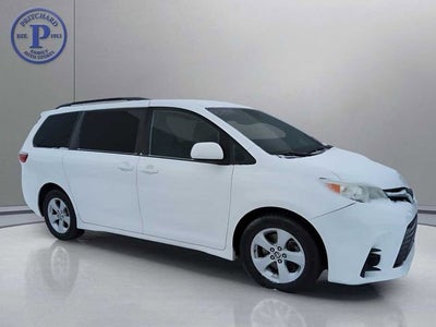 2020 Toyota Sienna LE Auto Access Seat