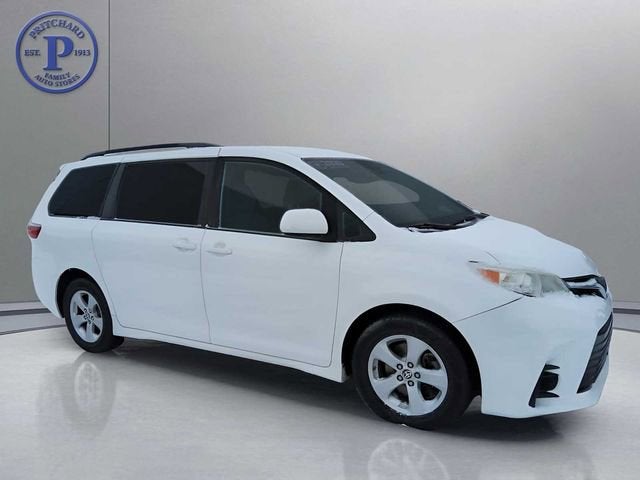 2020 Toyota Sienna LE Auto Access Seat