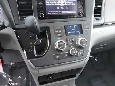 2020 Toyota Sienna LE Auto Access Seat