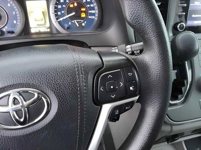 2020 Toyota Sienna LE Auto Access Seat