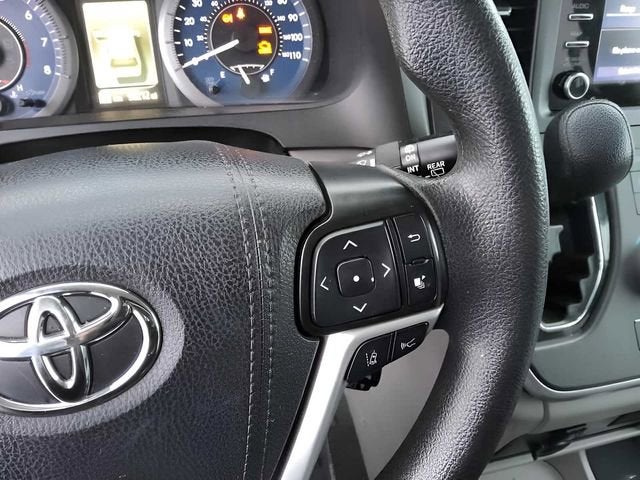 2020 Toyota Sienna LE Auto Access Seat