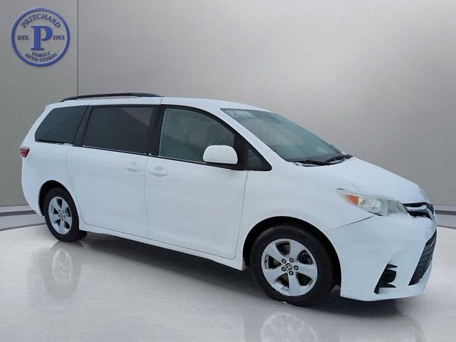 2020 Toyota Sienna LE Auto Access Seat