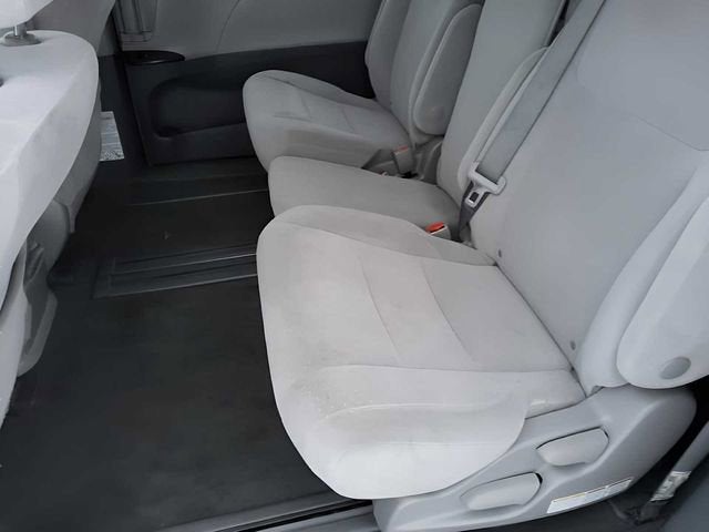 2020 Toyota Sienna LE Auto Access Seat