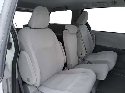 2020 Toyota Sienna LE Auto Access Seat