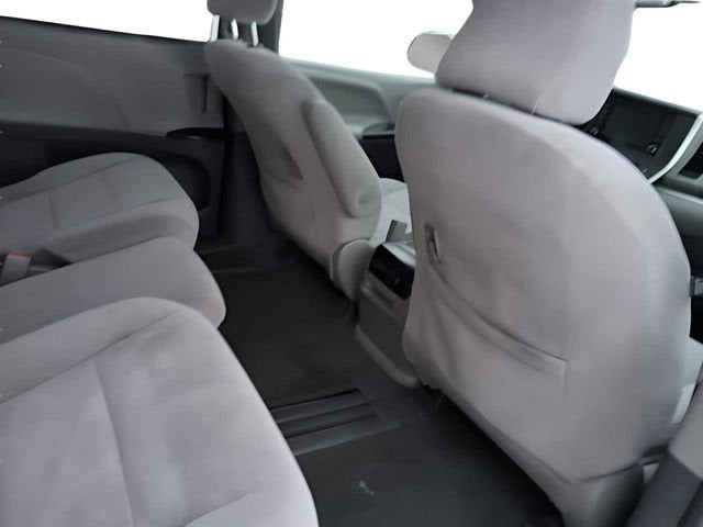 2020 Toyota Sienna LE Auto Access Seat