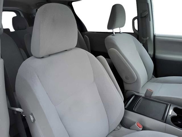 2020 Toyota Sienna LE Auto Access Seat