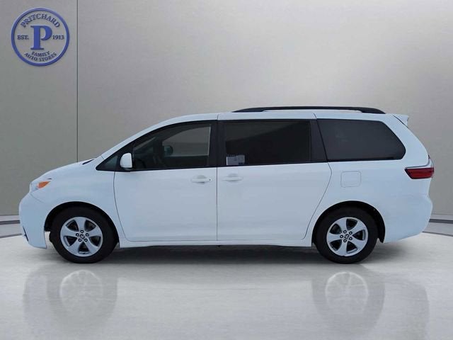 2020 Toyota Sienna LE Auto Access Seat