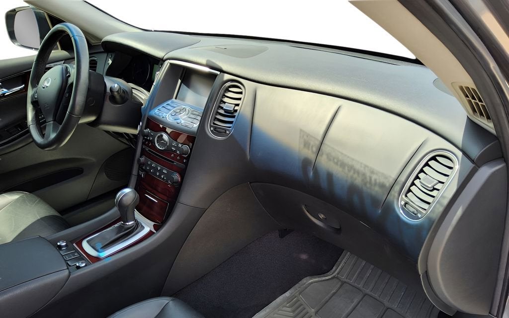 2016 INFINITI QX50 Base
