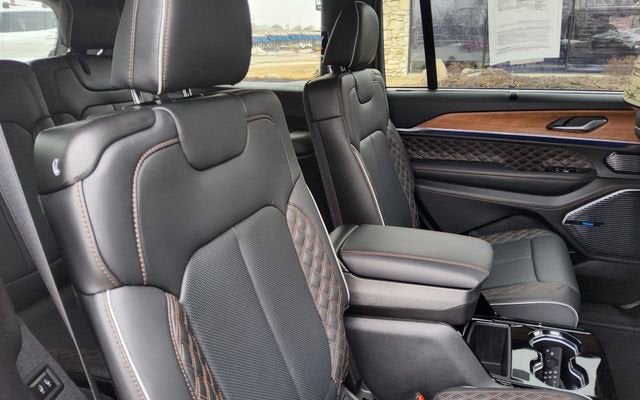 2025 Jeep Grand Cherokee L Summit Reserve